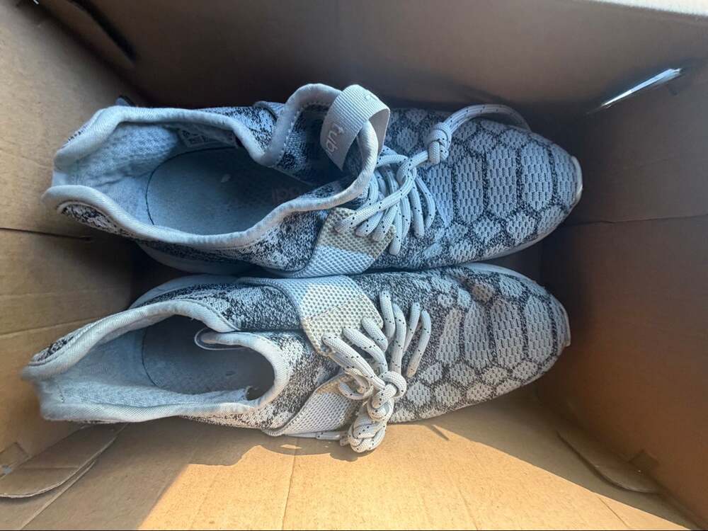 Adidas Tubular Runner Primeknit — Men's 9 — $15